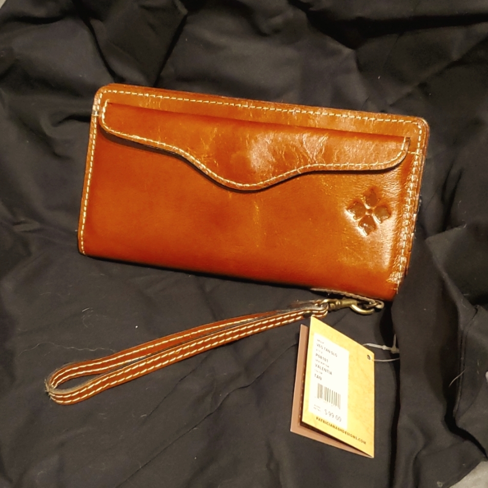 Wristlet-wallet